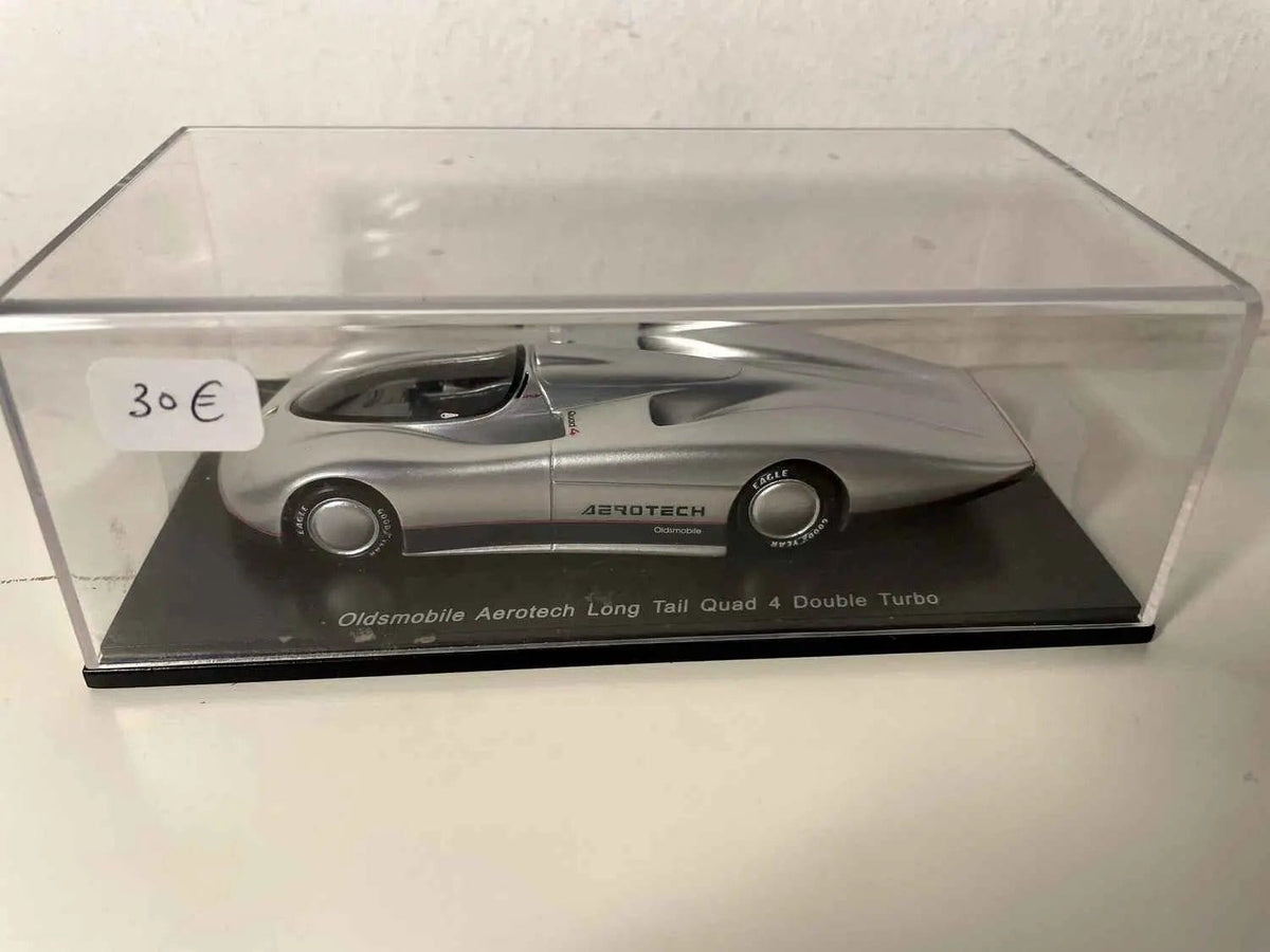 Voitures Miniatures Oldsmobile Aérotech Long Tail Quad 4 double turbo grise (A.J. Foyt Flying mile record 267.36 MPH de 1987 - Bernard Miniatures