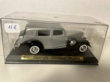 Voitures Miniatures Packard Super Eight Sedan grise de 1937 (voiture américaine) - Bernard Miniatures
