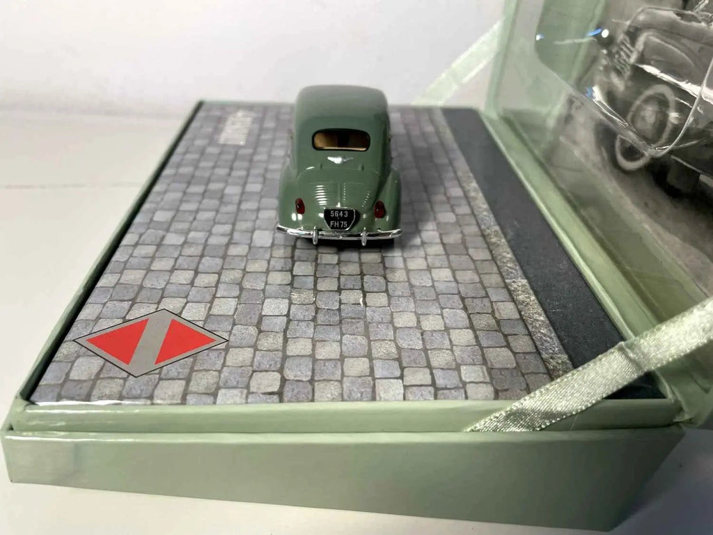 Voitures Miniatures Renault 4 CV verte (coffret anniversaire pour les 60 ans de la 4 CV) - Bernard Miniatures