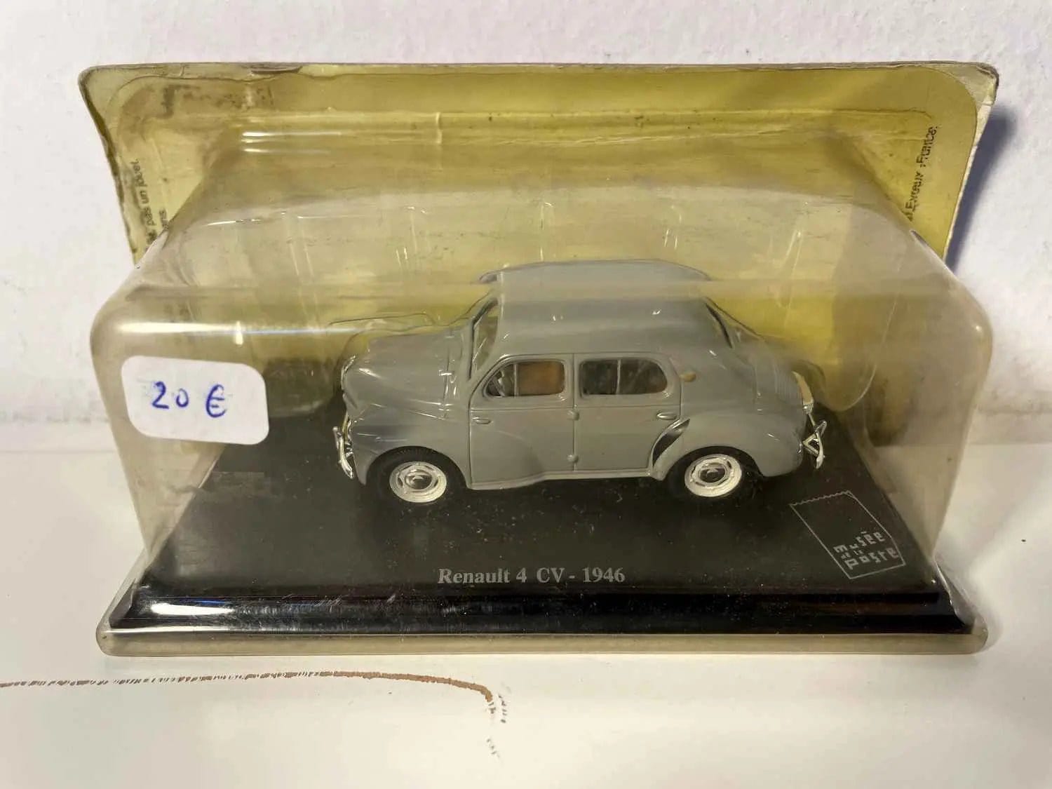 Histoire et miniature de la Renault 4CV Proto au 1/43 Histoire et miniature de la Renault 4CV Proto au 1/43