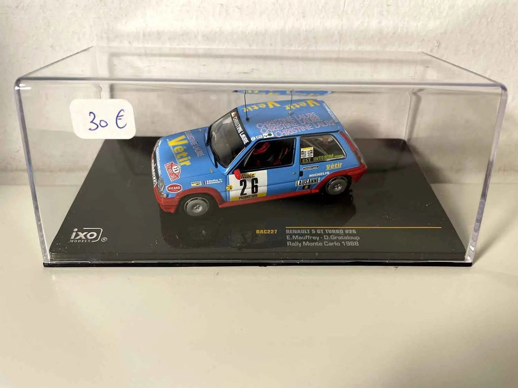 Voitures Miniatures Renault 5 GT Turbo bleue et rouge numéro 26 - rallye de Monté-Carlo de 1988 (IXO) - Bernard Miniatures
