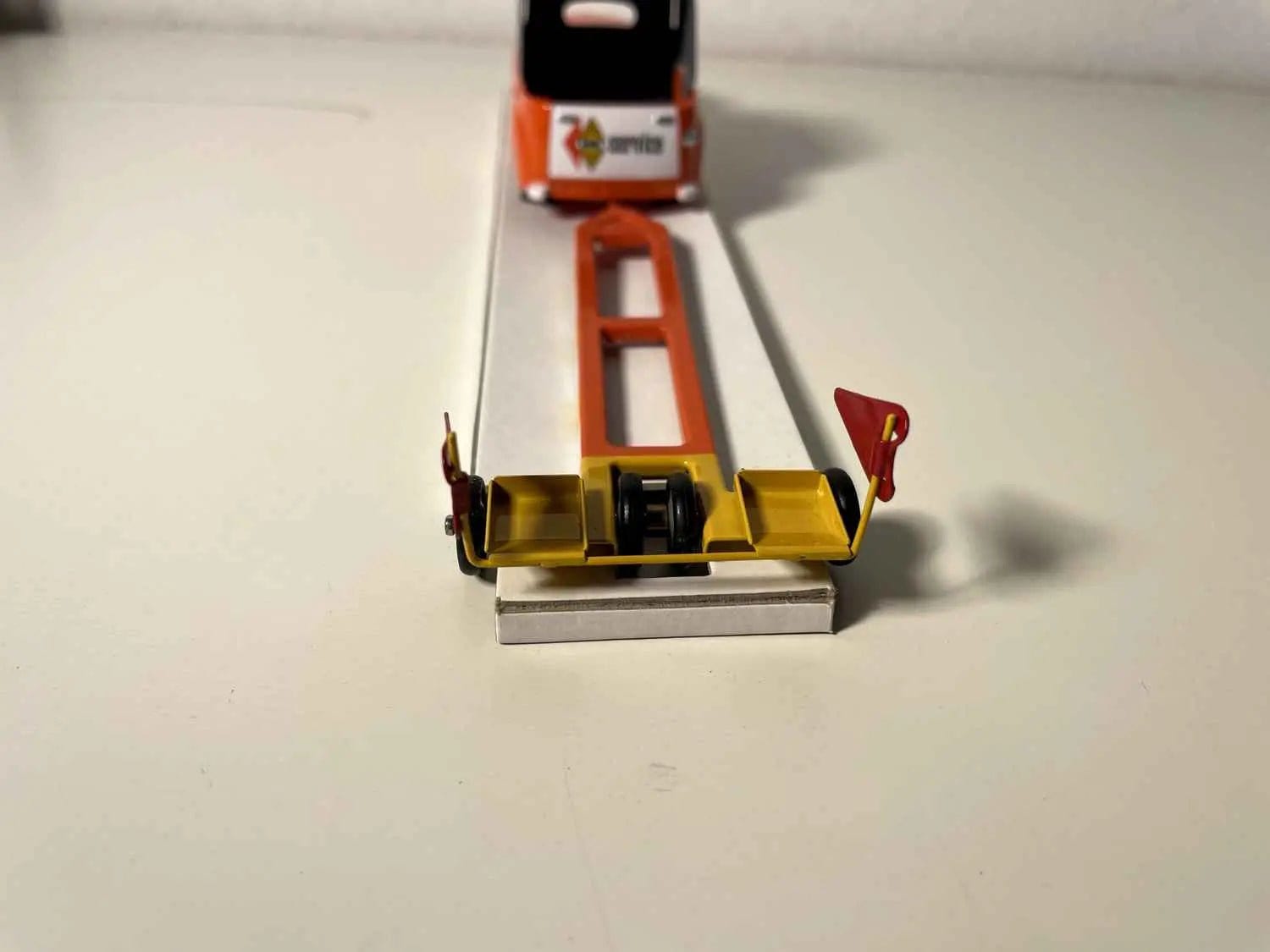 Voitures Miniatures Renault Colorale assistance avec plateau (édition limitée) - Bernard Miniatures