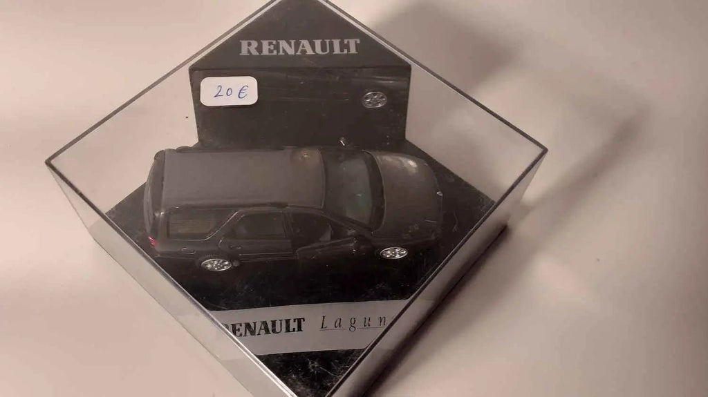 Voitures Miniatures Renault Laguna break grise - Bernard Miniatures