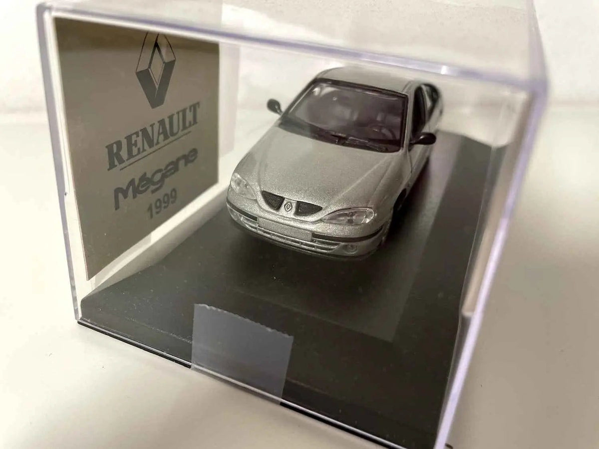 Voitures Miniatures Renault Mégane grise de 1999 - Bernard Miniatures
