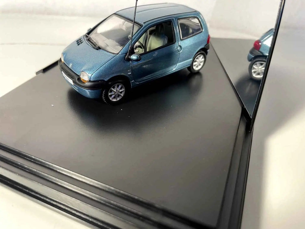 Voitures Miniatures Renault Twingo 1.2l 16V bleue (coffret - boite rectangle) - Bernard Miniatures