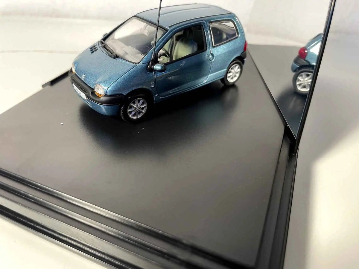 Voitures Miniatures Renault Twingo 1.2l 16V bleue (coffret - boite rectangle) - Bernard Miniatures