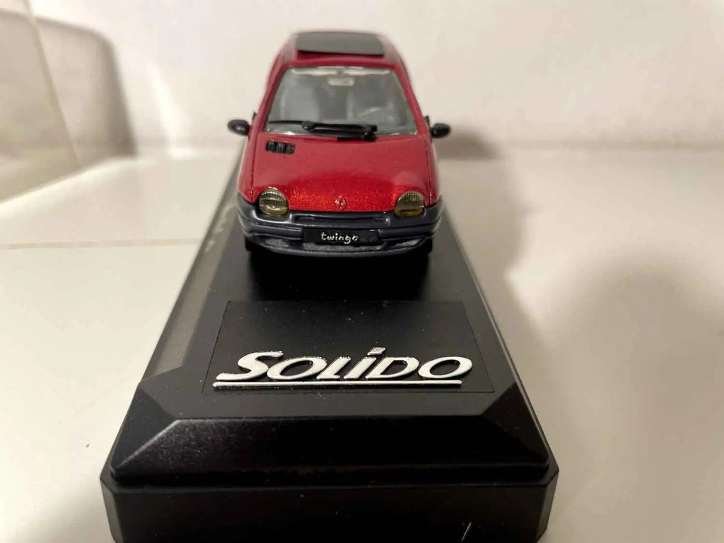 Voitures Miniatures Renault Twingo rouge foncé voire bordeaux - Bernard Miniatures