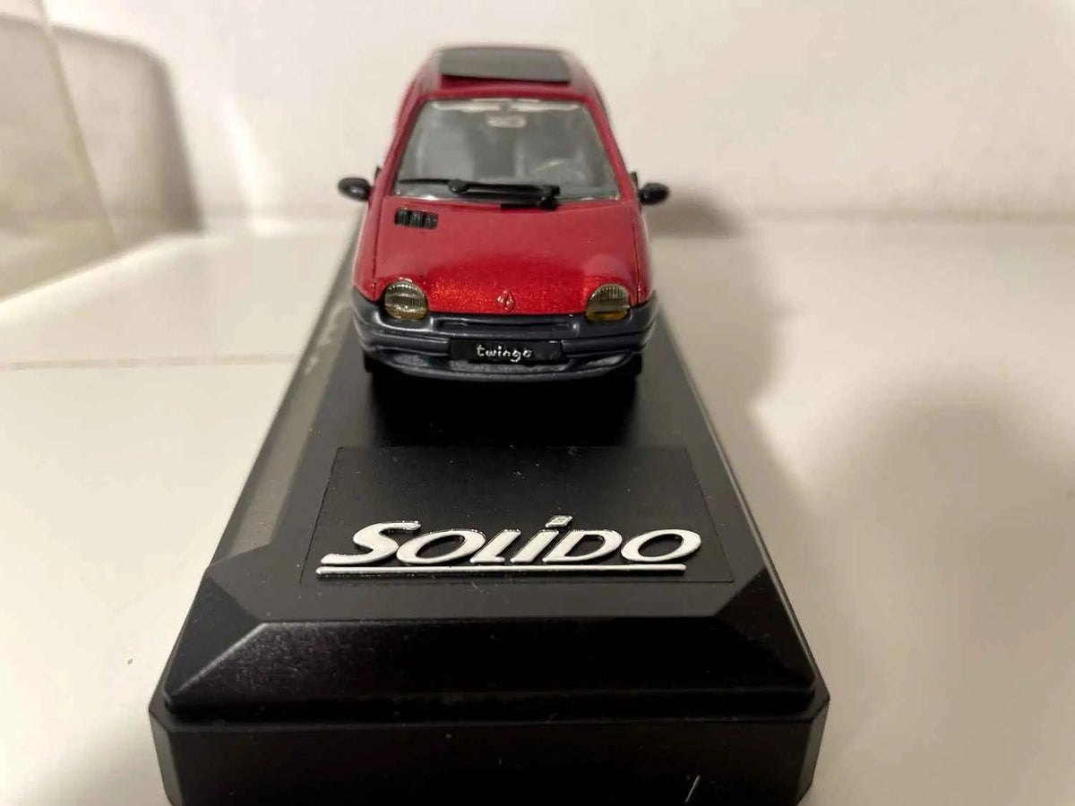 Voitures Miniatures Renault Twingo rouge foncé voire bordeaux - Bernard Miniatures