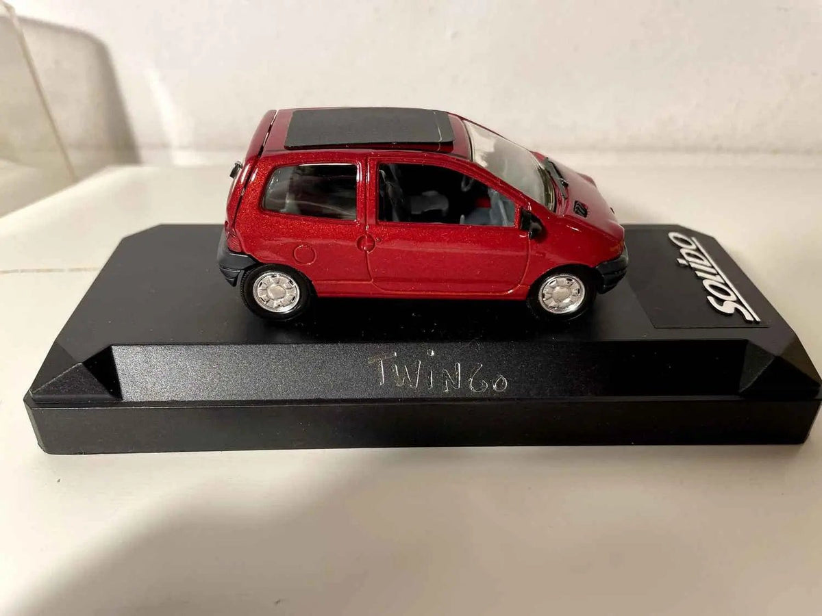 Voitures Miniatures Renault Twingo rouge foncé voire bordeaux - Bernard Miniatures