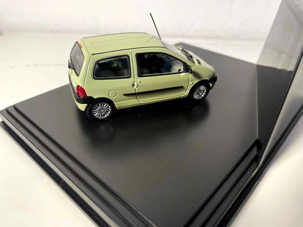Voitures Miniatures Renauly Twingo 1.2l 16V vert pâle (coffret - boite rectangle) - Bernard Miniatures