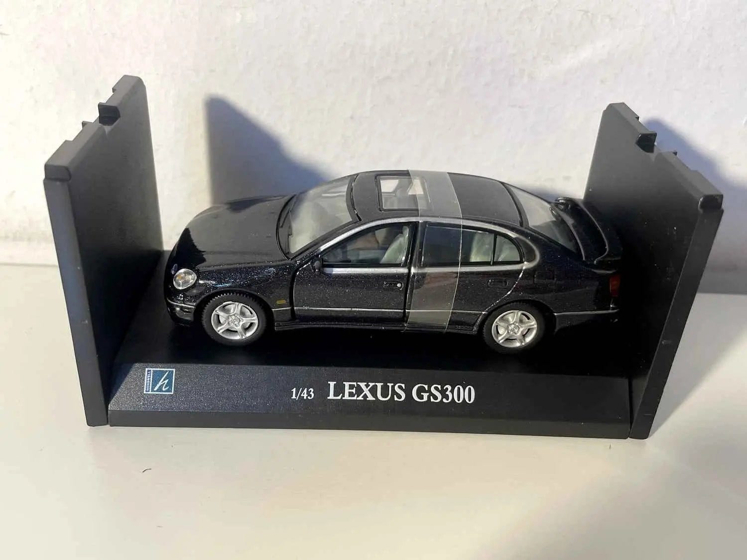 Voitures Miniatures Toyota Lexus GS300 bleue très foncée - Bernard Miniatures