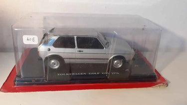 Voitures Miniatures Volkswagen Golf GTI grise de 1976 (échelle 1/24ème) - Bernard Miniatures