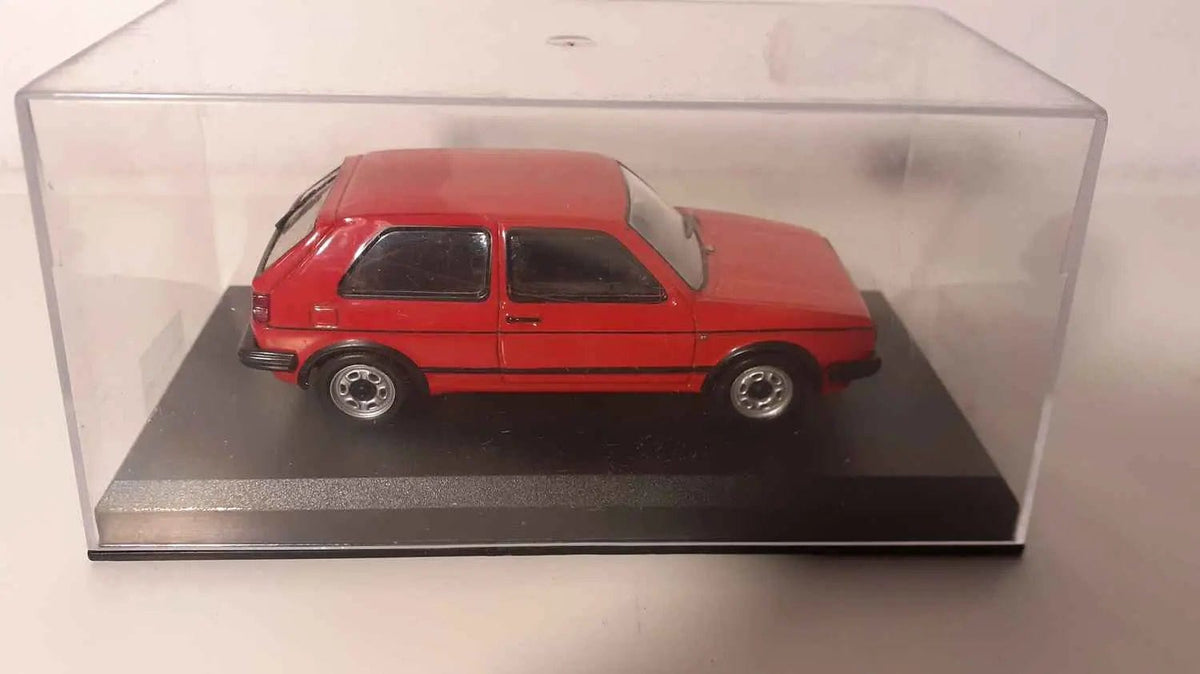 Voitures Miniatures Volkswagen Golf GTI rouge de 1984 (Auto Plus) - Bernard Miniatures
