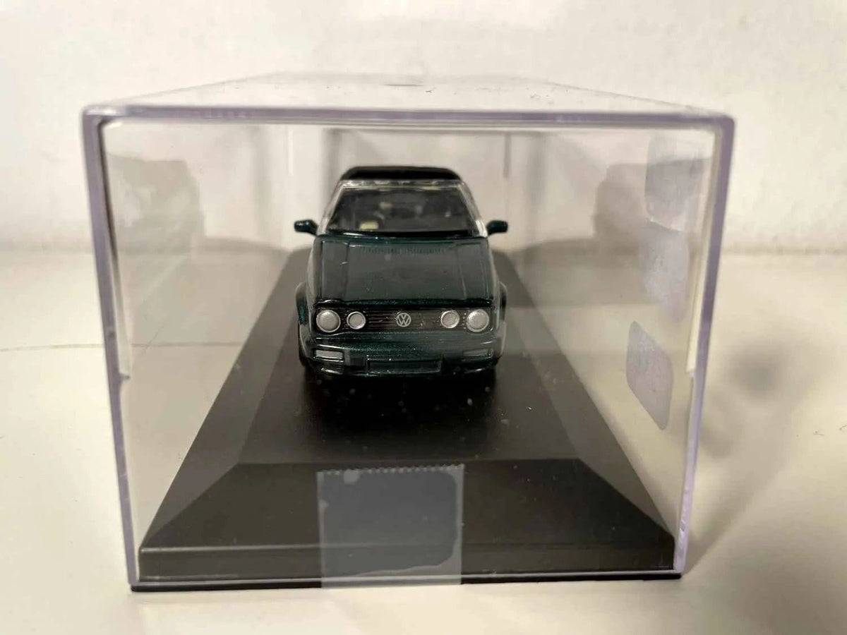 Voitures Miniatures Volskwagen Golf cabriolet verte de 1983 - Bernard Miniatures