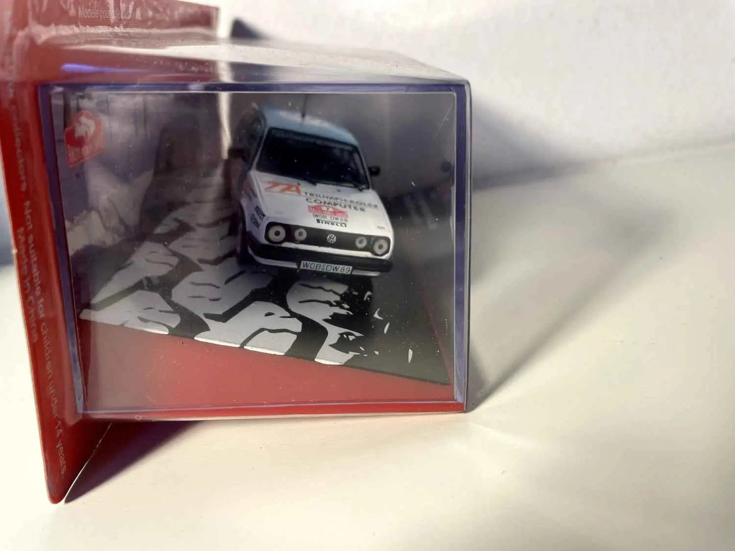 Volkswagen Golf GTI blanche et bleue numéro 7 - rallye de Monté-Carlo de 1987 Bernard Miniatures