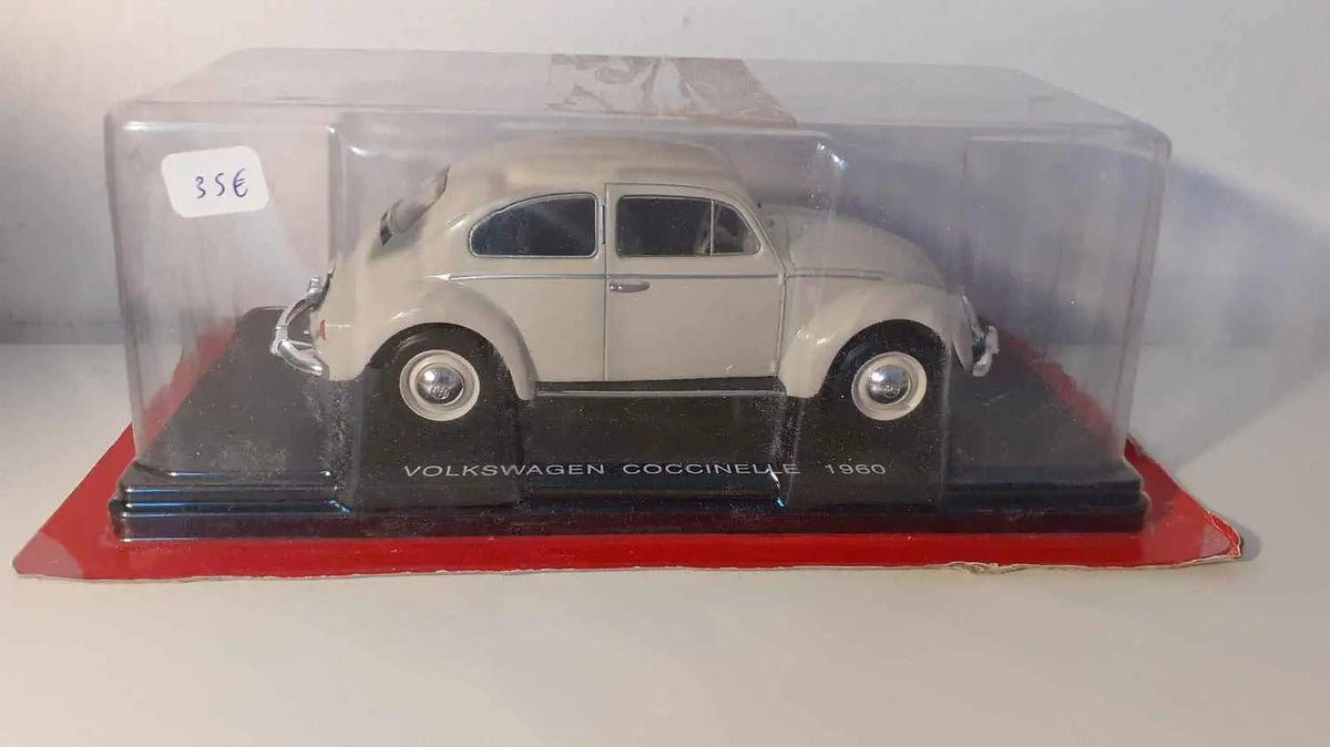 Volkswagen coccinelle beige/grise claire? de 1960 (échelle 1/24ème) Bernard Miniatures