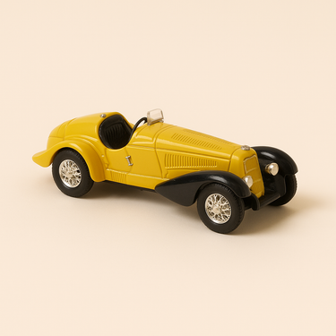Photo professionnelle de la voiture miniature Alfa Romeo 8C 2900 Jaune De 1938 - Image clean haute qualité