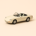 Photo professionnelle de la voiture miniature Alfa Romeo Spider Blanche De 1989 - Image clean haute qualité