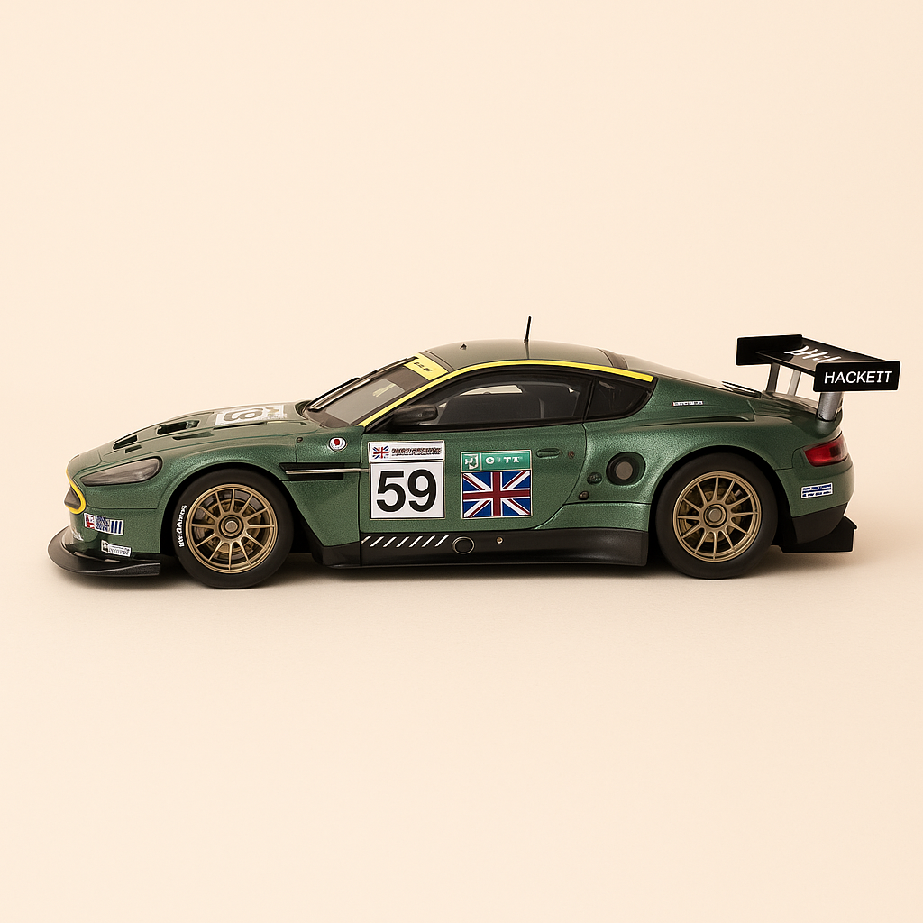 Aston Martin DBR9 verde número 59 (24 Horas de Le Mans de 2005)