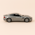 Photo professionnelle de la voiture miniature Aston Martin V12 Vanquish James Bond Meurs Un Autre Jour - Image clean haute qualité