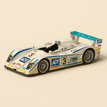 Photo professionnelle de la voiture miniature Audi R8 De 2005 24 Heures Du Mans - Image clean haute qualité
