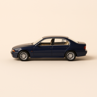 Photo professionnelle de la voiture miniature Bmw 5 Series Sedan Bleue - Image clean haute qualité