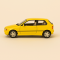 Photo professionnelle de la voiture miniature Bmw E1 Jaune - Image clean haute qualité