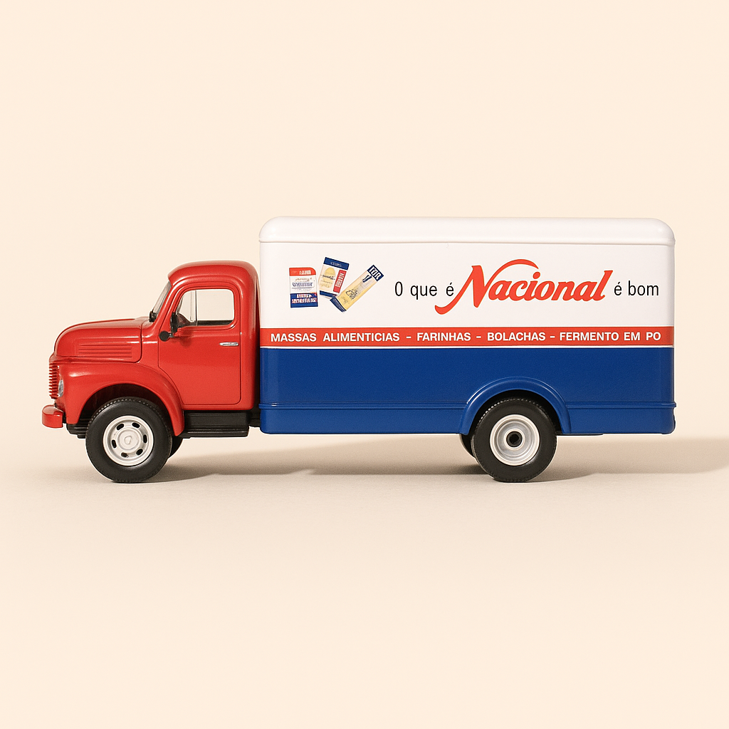 Camion BERLIET GLR 8R de 1956 avec publicité NACIONAL (cabine rouge et caisse bleue et blanche)