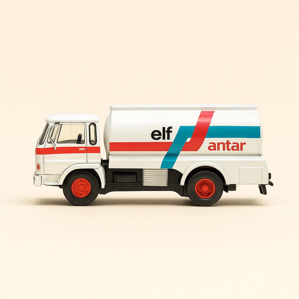 Camion BERLIET KB770 de 1976 citerne essence ELF - ANTAR