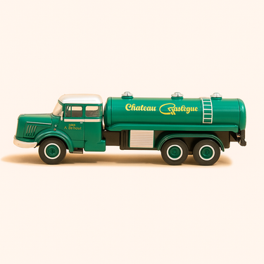 Photo professionnelle de la voiture miniature Camion Bernard 6 R 180 De 1964 Camion Citerne Vert Chateau Rastegue - Image clean haute qualité