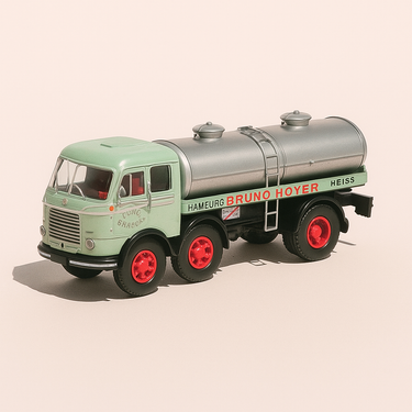 Photo professionnelle de la voiture miniature Camion Citerne Mercedes Benz Lp 333 Bruno Boyer - Image clean haute qualité