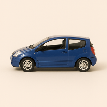 Photo professionnelle de la voiture miniature Citroen C2 Bleue De 2003 Boite Plexi - Image clean haute qualité