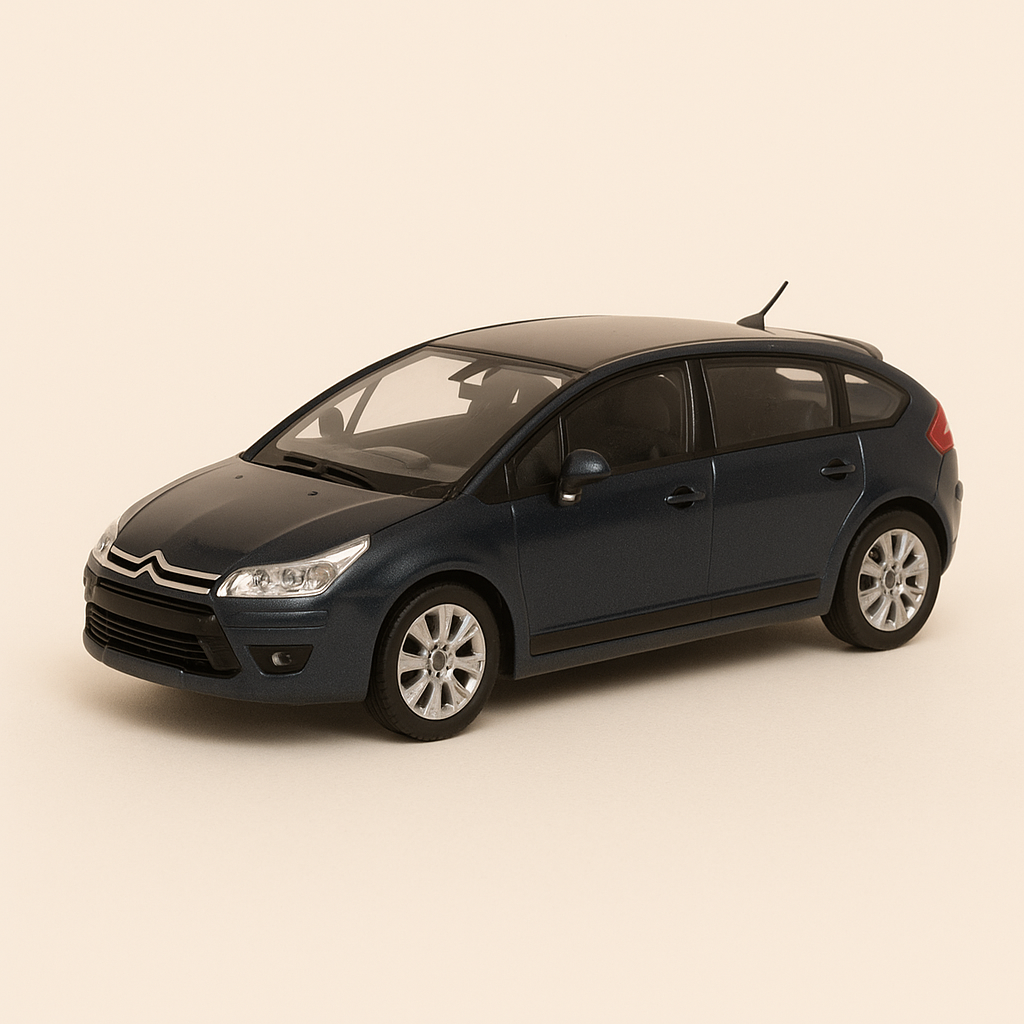 Citroën C4 bleue foncée (boite plexi)