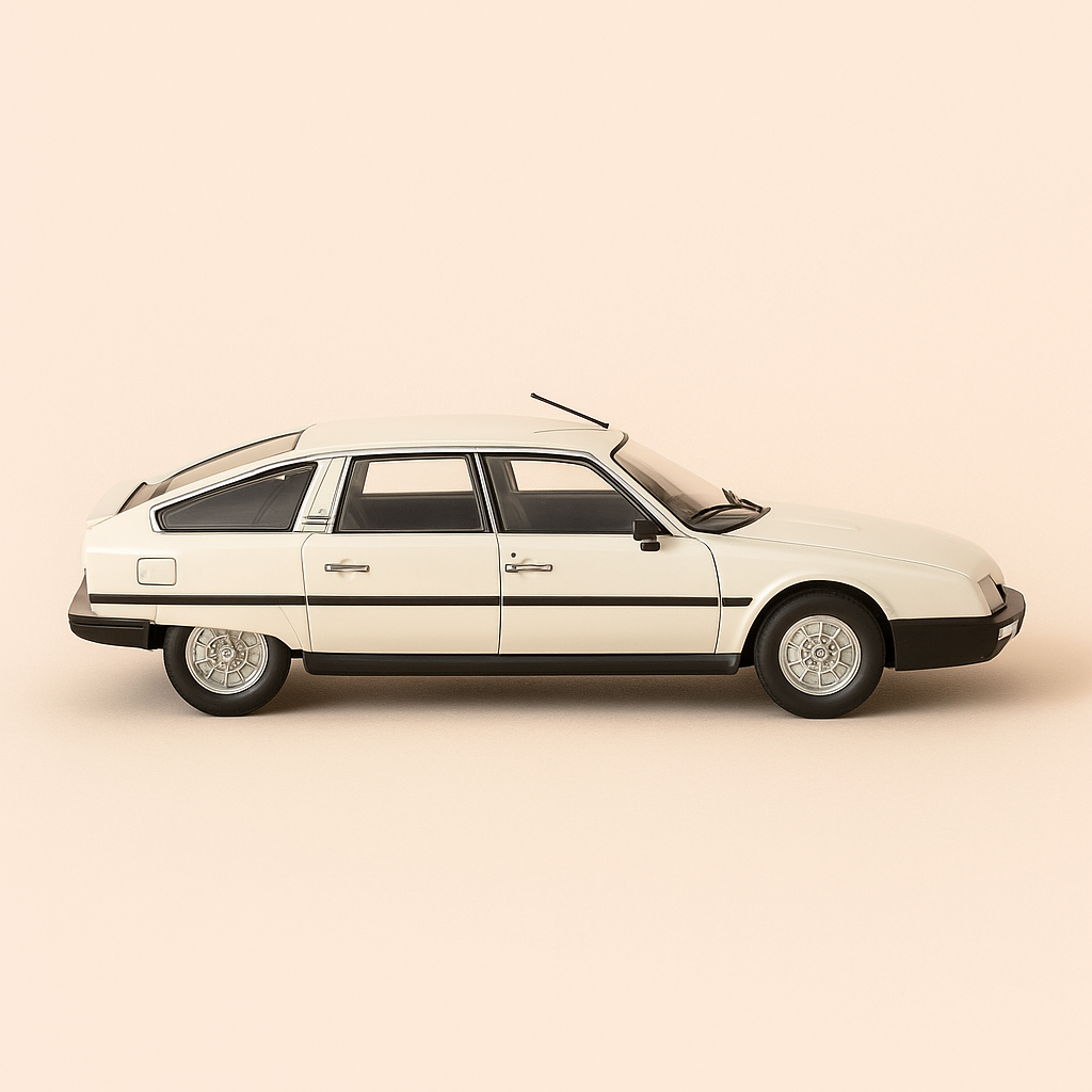 Citroën CX 2500 Prestige fase 2 wit uit 1986 (schaal 1/24)