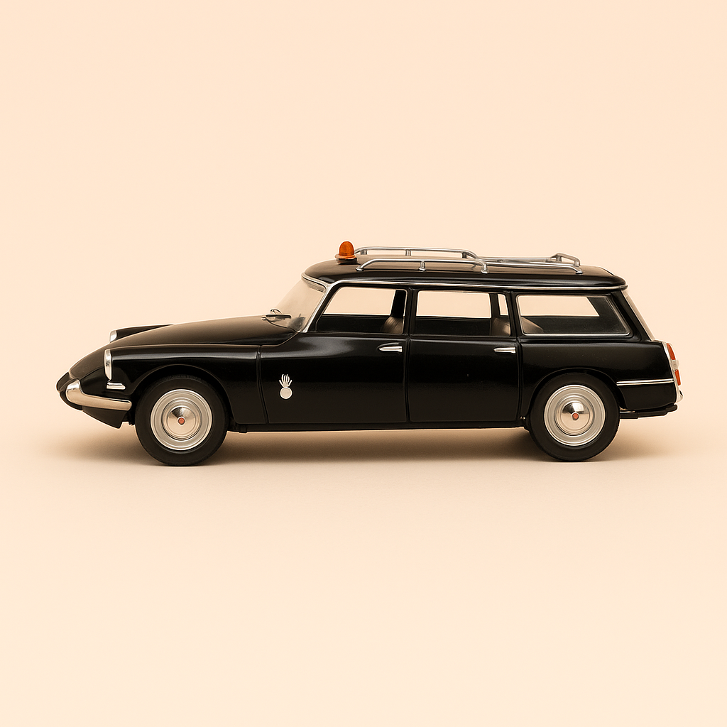 Photo professionnelle de la voiture miniature Citroen Id Break Noire Gendarmerie Touir De France 1964 - Image clean haute qualité