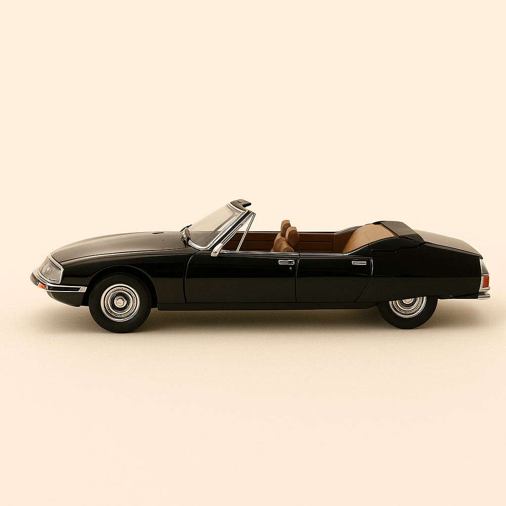 Citroën SM Présidentielle noire de 1972 (boite plexi)