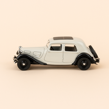 Photo professionnelle de la voiture miniature Citroen Traction 7A Grise De 1934 Boite Plexi - Image clean haute qualité