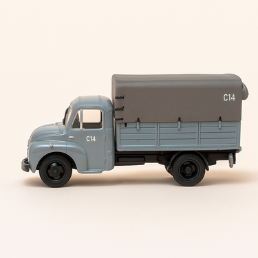 Photo professionnelle de la voiture miniature Citroen U23 Bache Usine Michelin - Image clean haute qualité