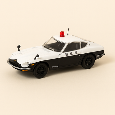 Datsun 240Z blanche et noire POLICE Japonaise - Image haute qualité