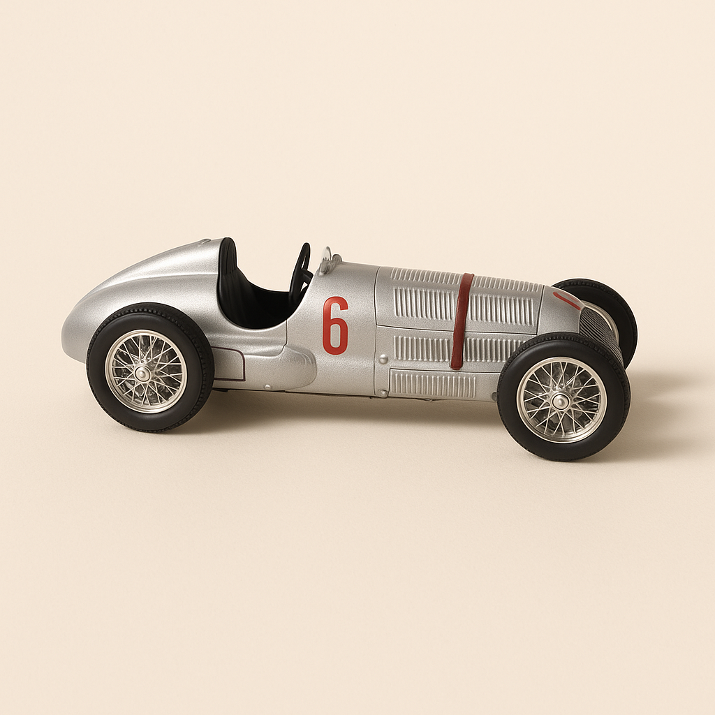 Mercedes W 125 PS 646 vun 1937 gro Nummer 6 - Rennwon (Brumm R70)