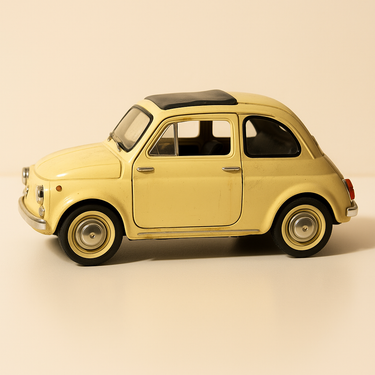 Fiat 500 jaune/crème? (Solido échelle 1/18ème) - Image haute qualité