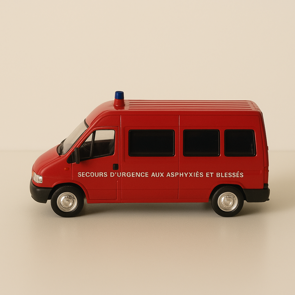 Renault Vitré Rouge Firefighters (Solido Referenz 2173)
