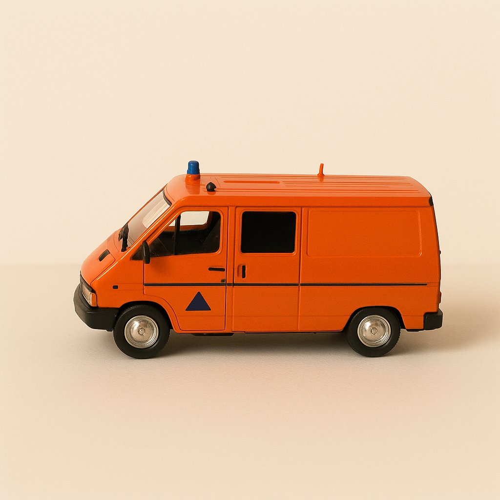Renault Traffic Orange Firefighters (Solido Referenz 2145)