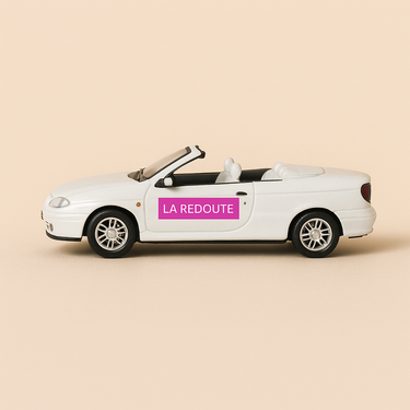 Renault Mégane 1 cabriolet blanche "La Redoute" du Tour de France de 1998 - Image haute qualité