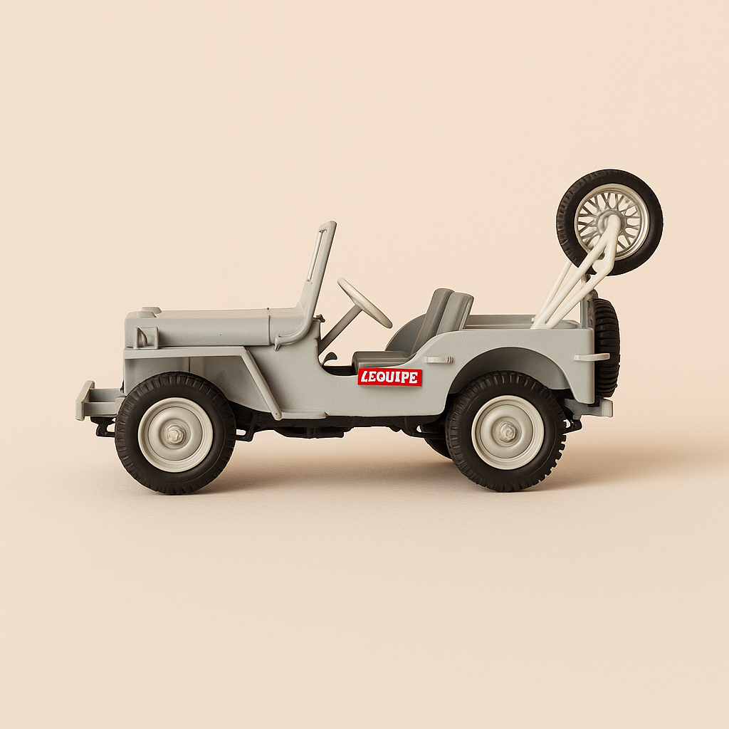 Jeep Willys blanche d'assistance avec porte-vélos du Tour de France de 1951 - Image haute qualité