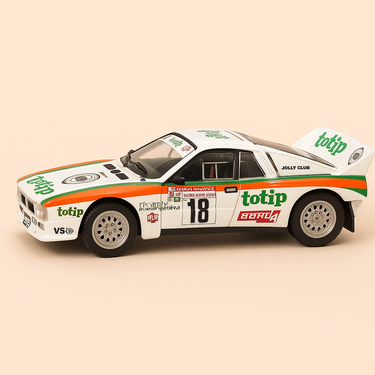 Lancia 037 Rally blanche, orange et verte numéro 18 - rallye de San-Rémo de 1983 - Clean product image with transparent background