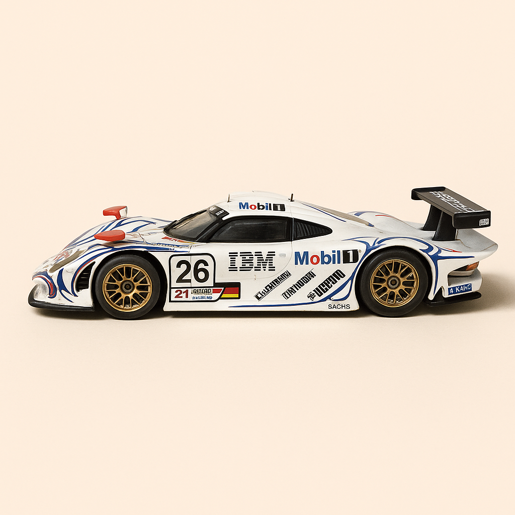 Porsche GT1 wäiss Nummer 26 - 24 Stonnen vu Le Mans