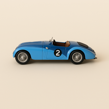 Bugatti 57G bleue et bleue numéro 2 - 24 heures du Mans de 1937 (grande boite plexi) - Image haute qualité