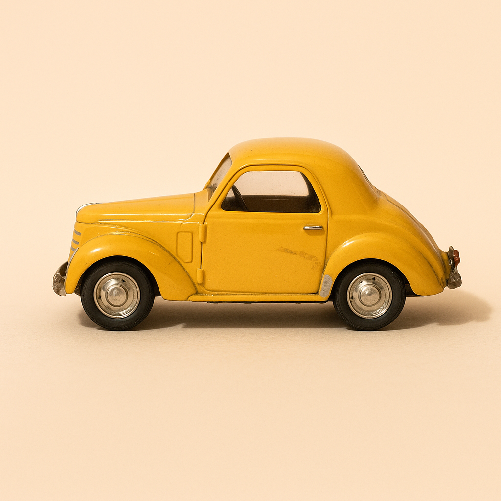 Renault Juvaquatre coupé jaune (MINIROUTE référence 79)