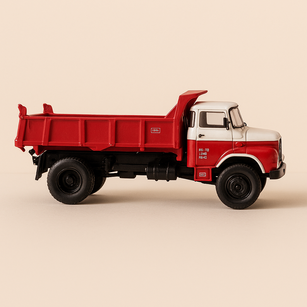 Camion benne Berliet GLR 8 M3 rouge et blanc - Collection Hachette